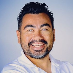 Meet your Posher, Adrian